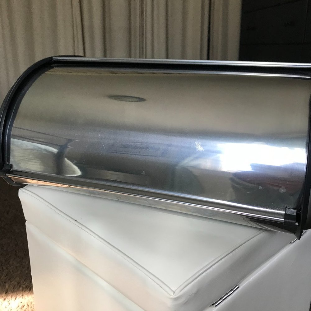 Retro metal bread box
